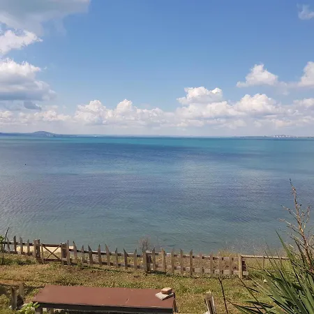 아파트 Budget Holiday First Line Sea Coast *