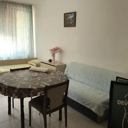 Budget Holiday First Line Sea Coast *
